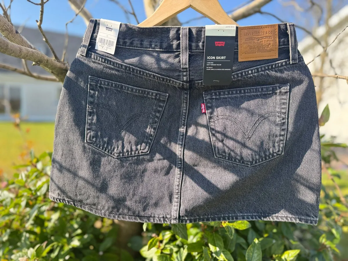 Levi’s Y2K Bejeweled Denim Mini Skirt Size M-28 - Image 3