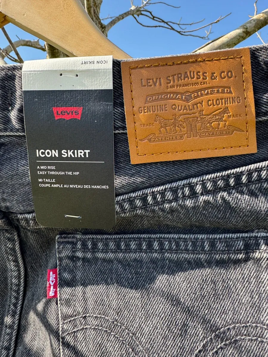 Levi’s Y2K Bejeweled Denim Mini Skirt Size M-28 - Image 4