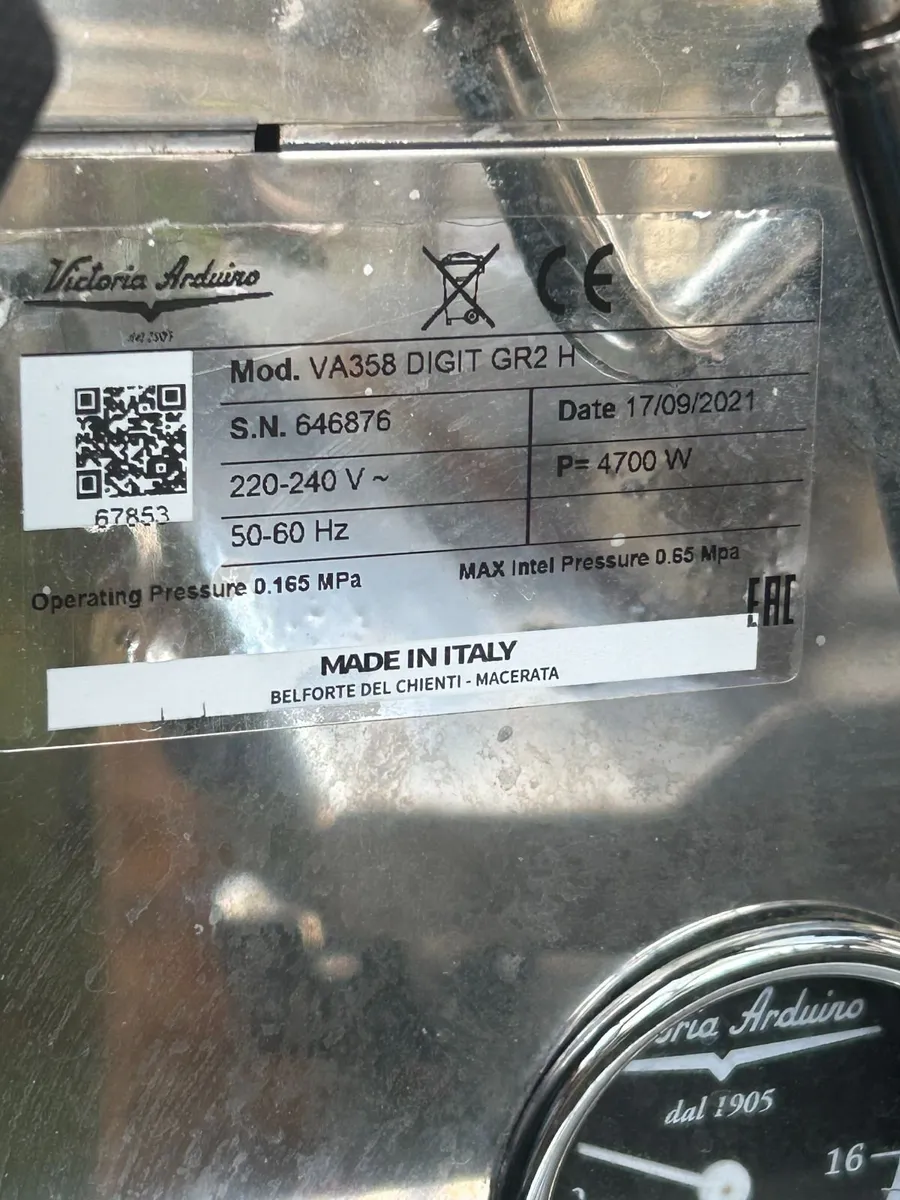 coffee machine less than a year of use LIKE NEW - Image 3