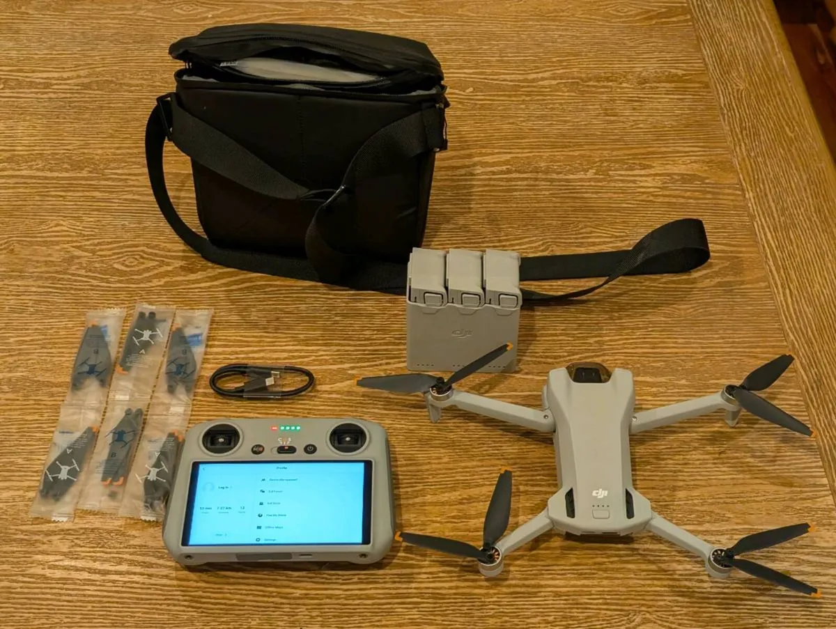 DJI Mini 3 fly more combo - Image 1