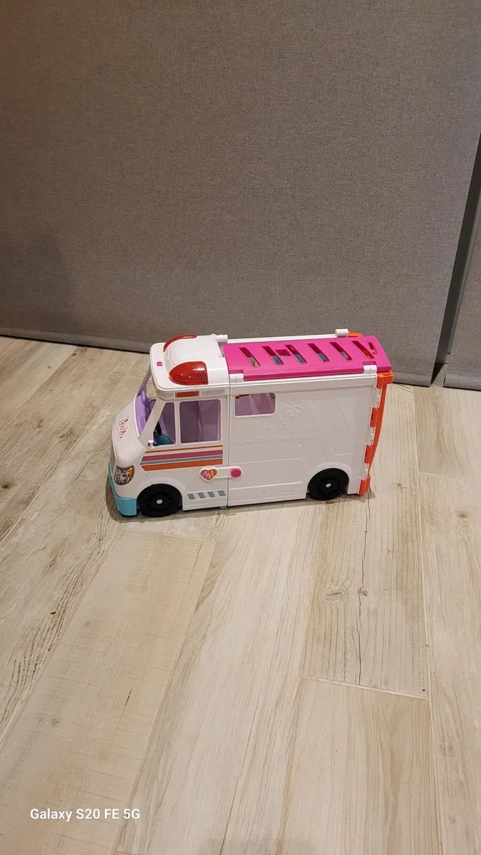 Barbie ambulance