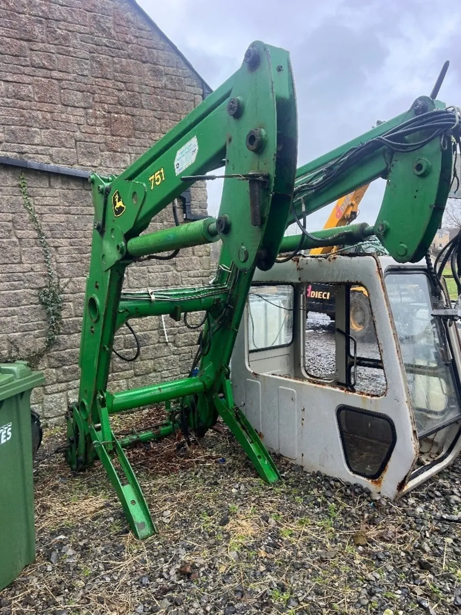 John Deere 751 loader - Image 3