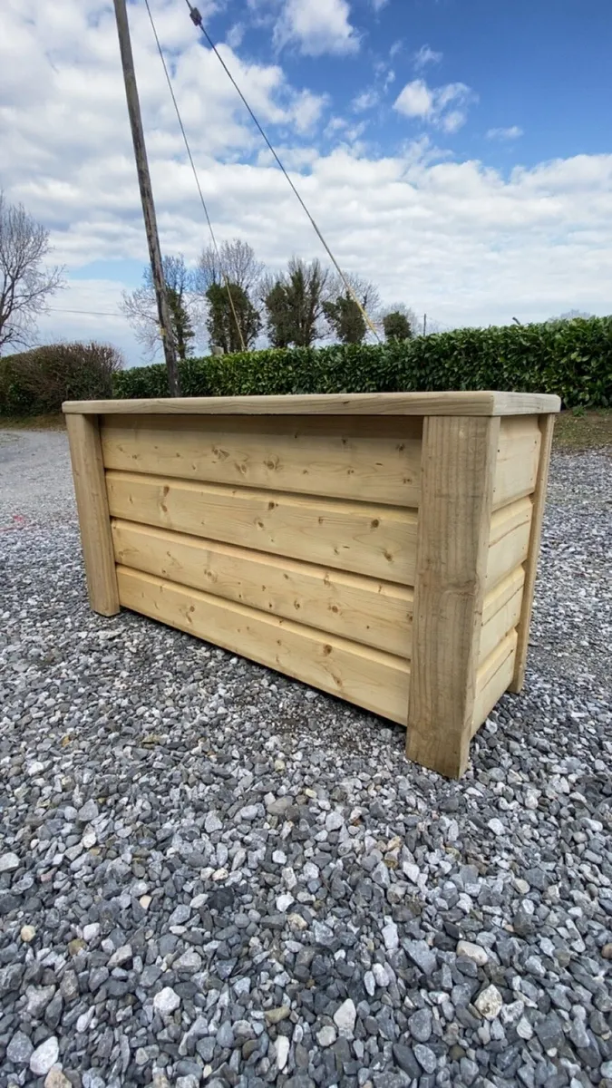 Wooden Garden Furniture -Planter box / flower pots - Image 1