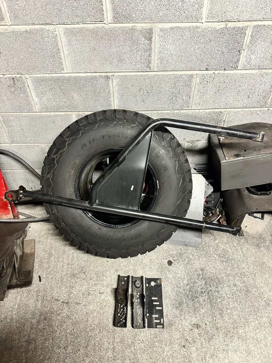 Landrover Defender 110 Parts - Image 4