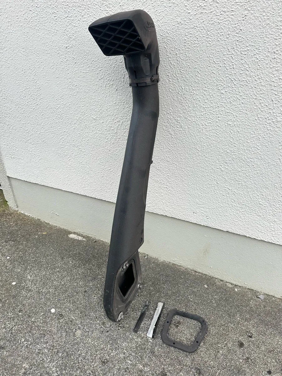 Landrover Defender 110 Parts - Image 2