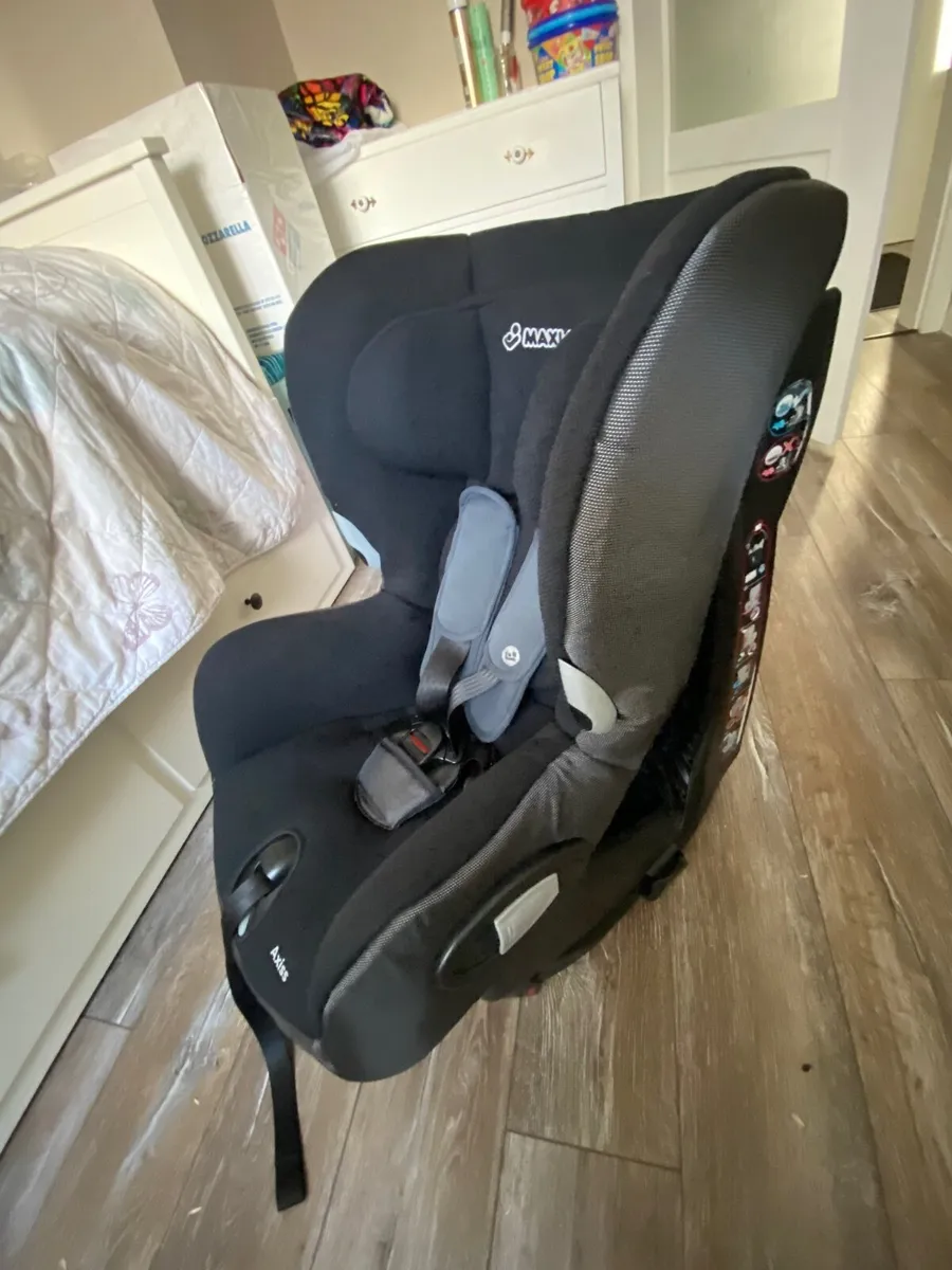 Maxi Cosi Axiss Swivel Car Seat - Image 2