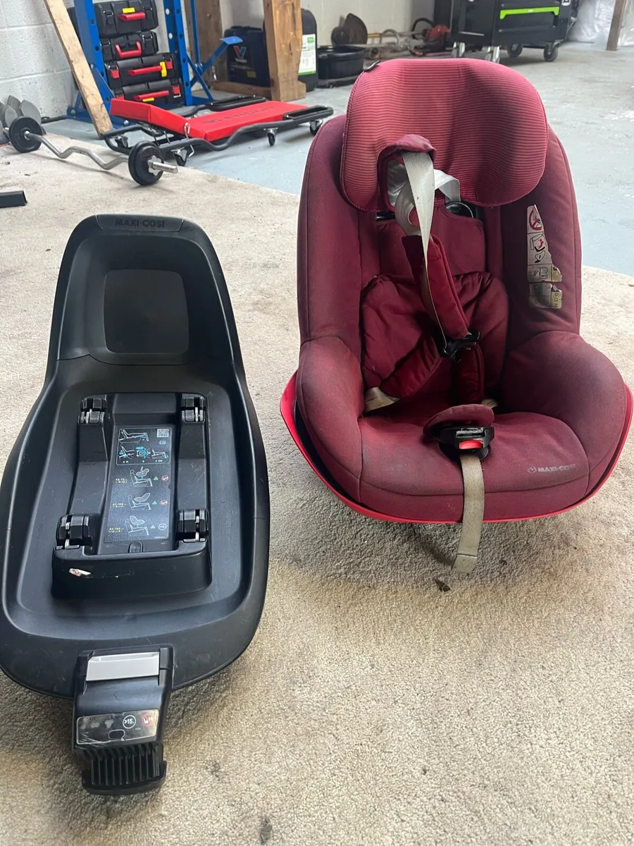 Selection of Car Seats - Image 1