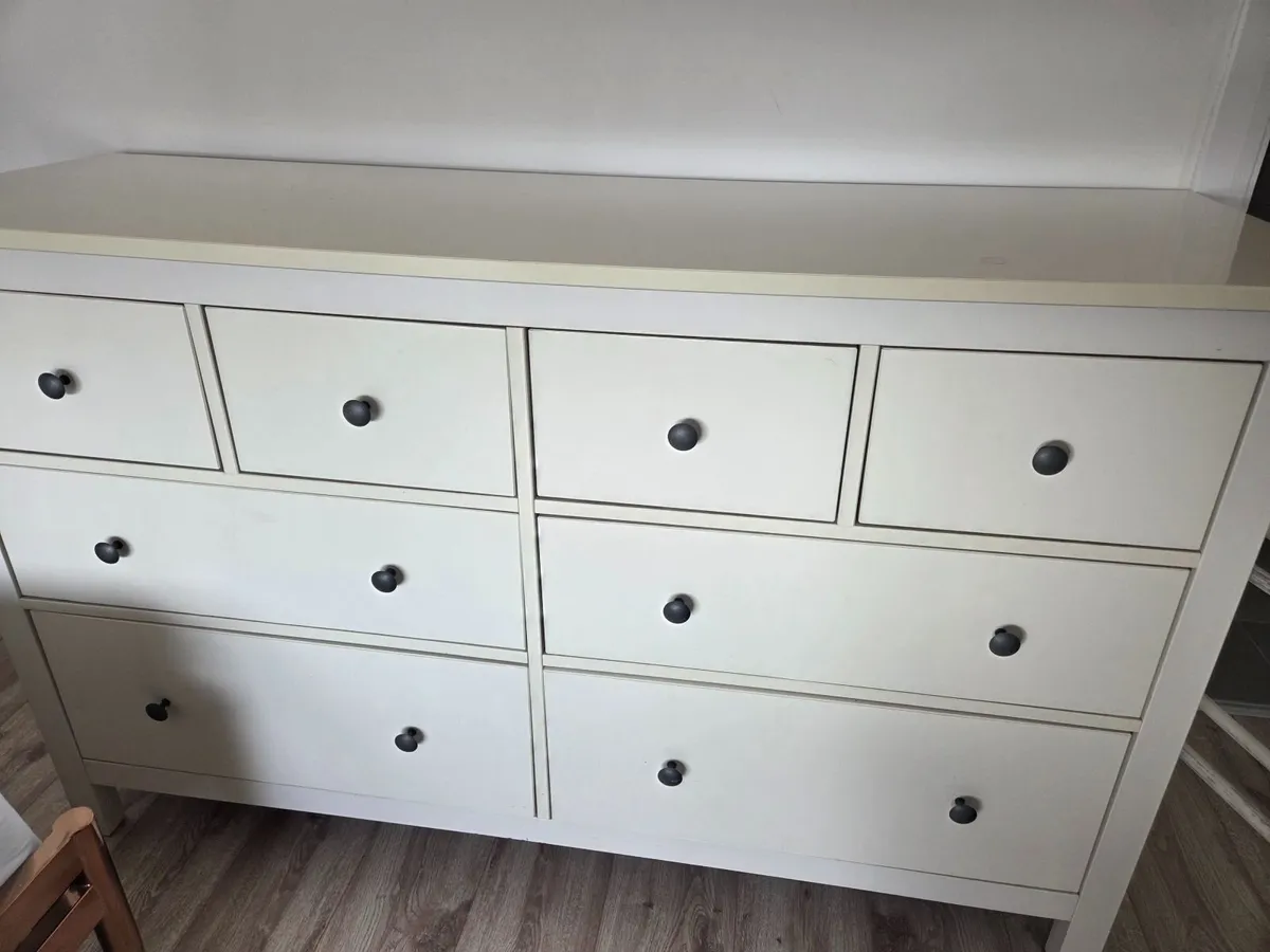 Chest of drawers - Image 1