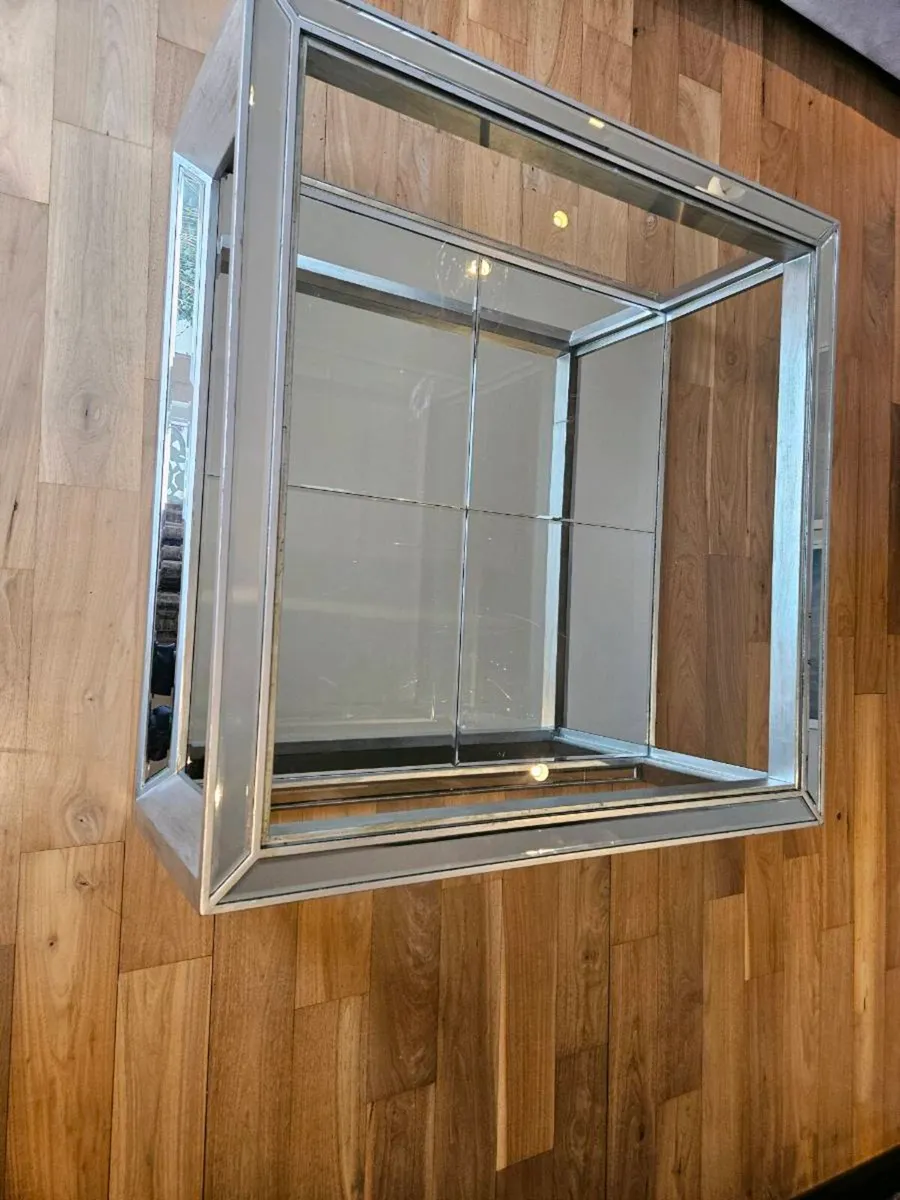 Ventura Glass mirror coffee table - Image 2