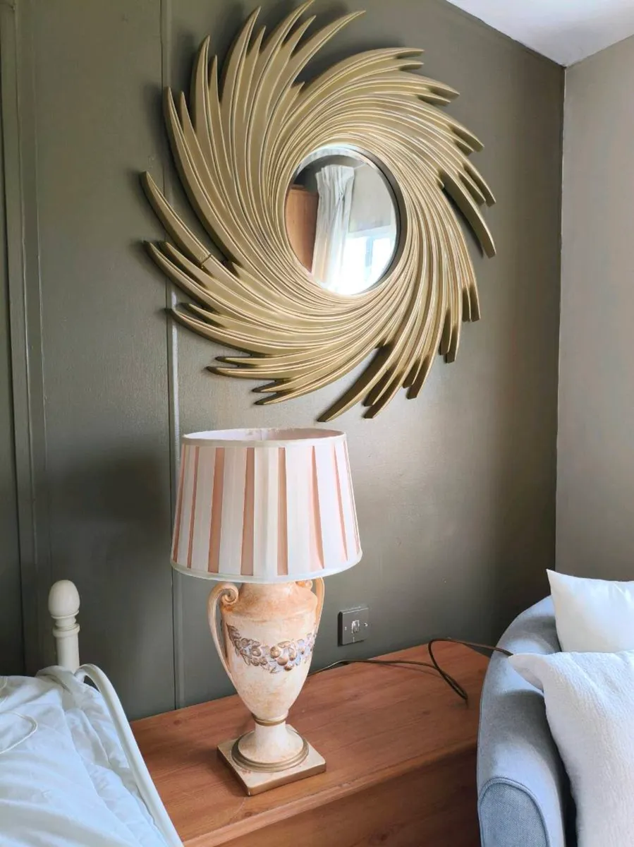 Beautiful mirror 50 Euro - Image 2