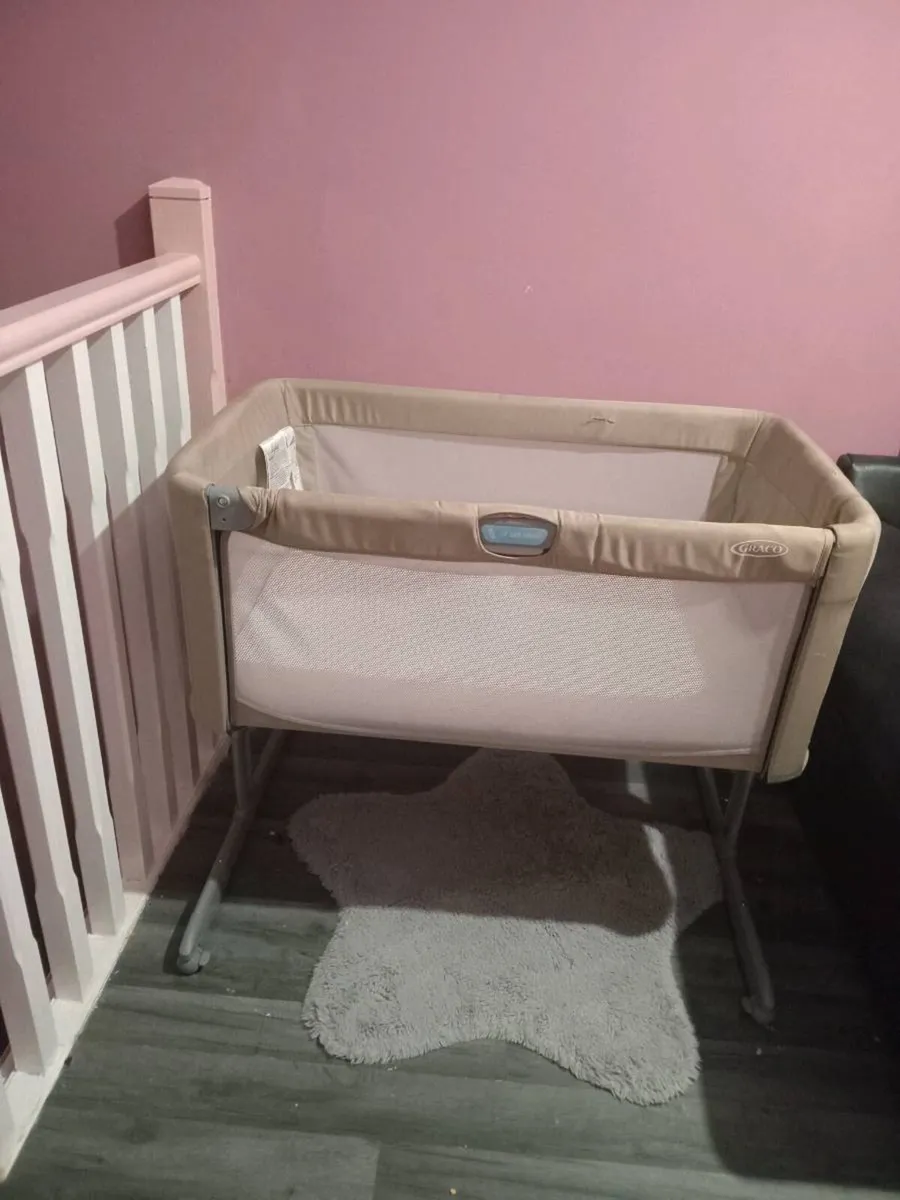 Baby bed - Image 1