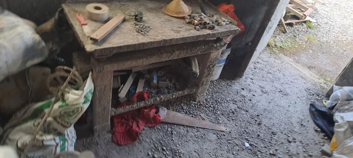 Concrete patio moulds and vibrating table - Image 1