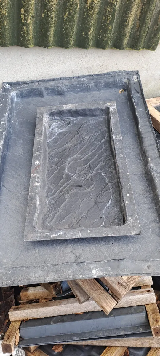 Concrete patio moulds and vibrating table - Image 3