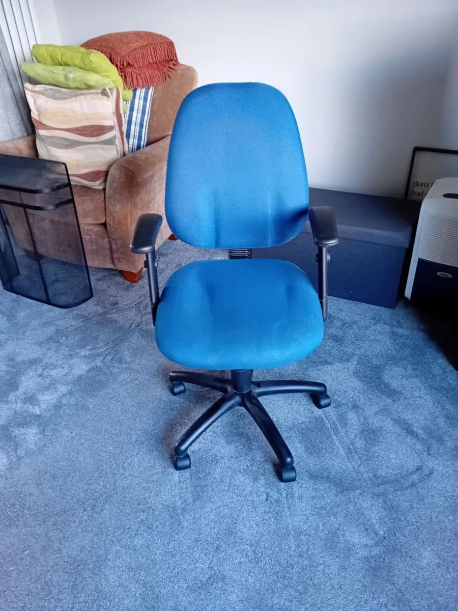 DAMS Office Chair - Image 1