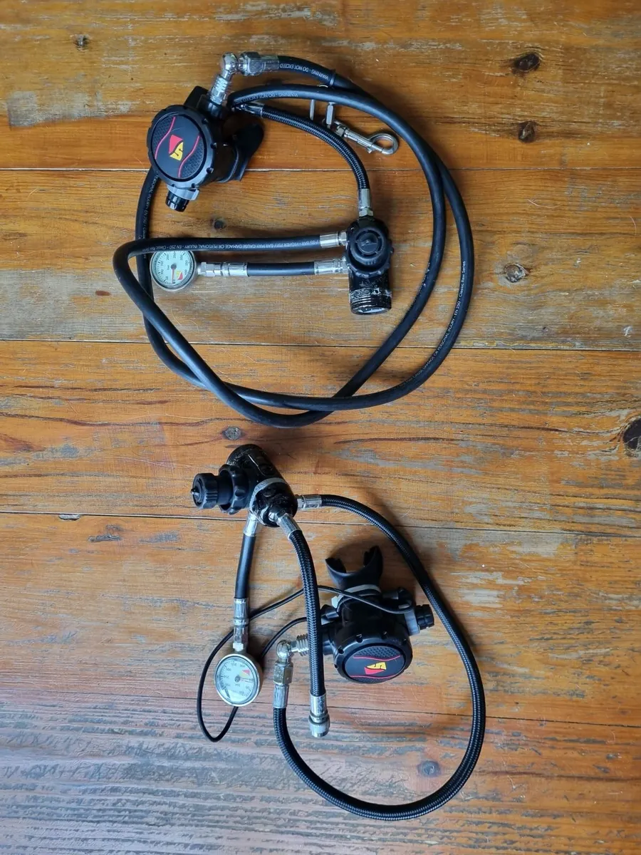 Diverite sidemount Regulators, Octopus & gauges