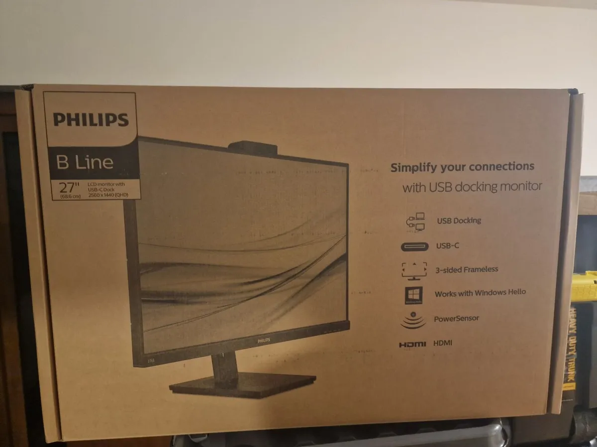 Philips 276B Monitor w/ USB-C Dock - Image 3