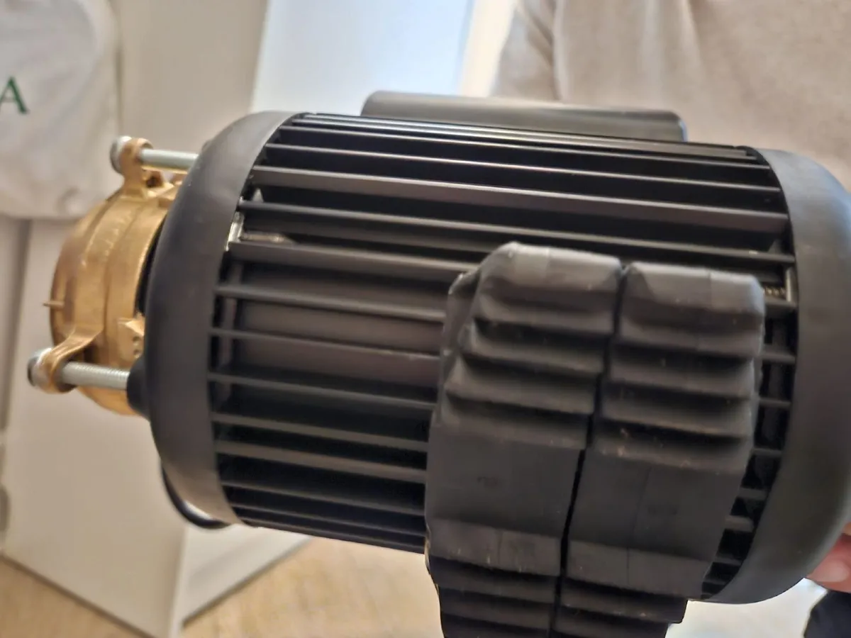 Stuart Turner Monsoon S3.0 Bar Twin Pump - Image 4