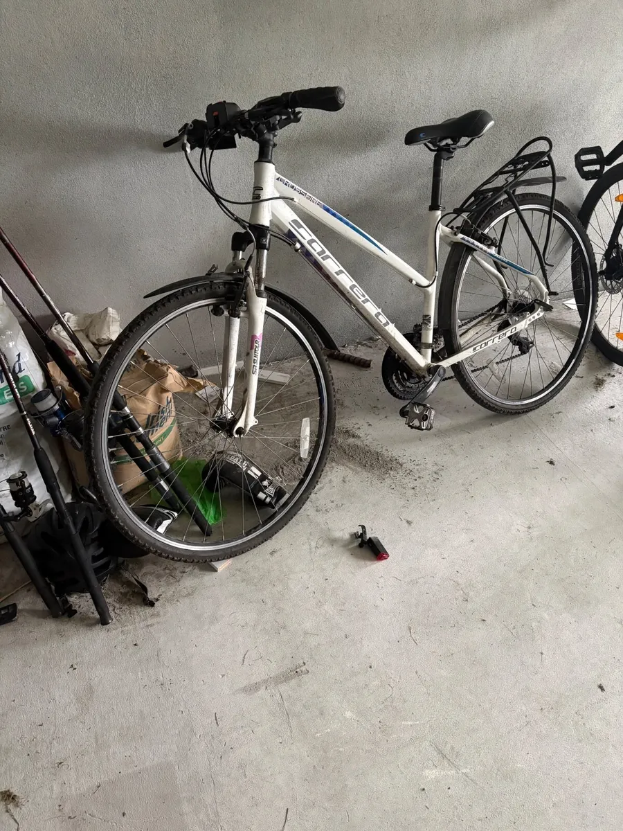 White Carrera Bicycle - Image 1