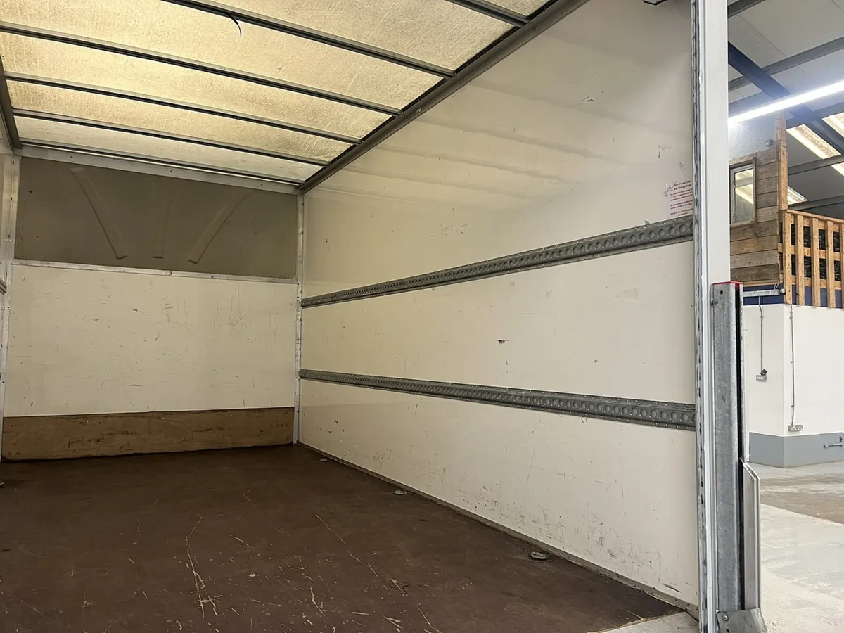 2021 Ford Transit Luton Box Van - Image 3