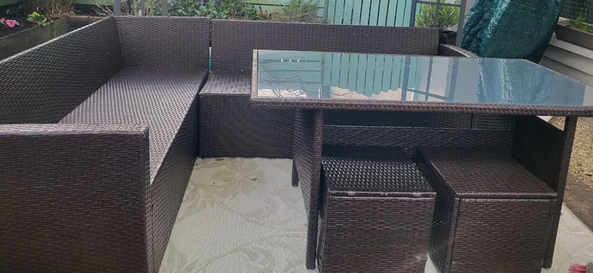 Garden furniture - Image 1