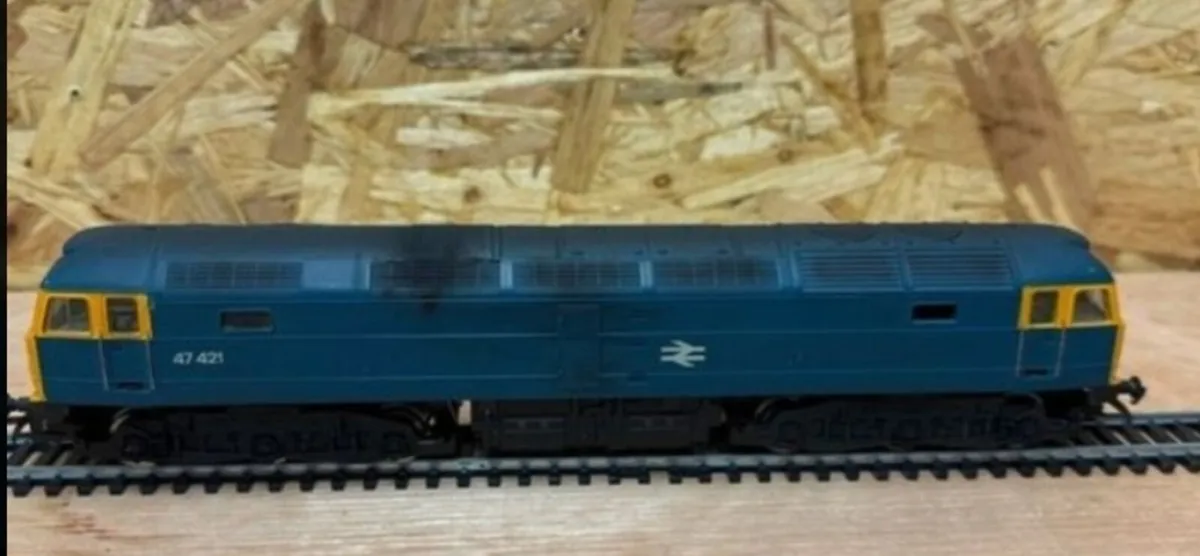 Hornby Class 47 locomotive - Image 1