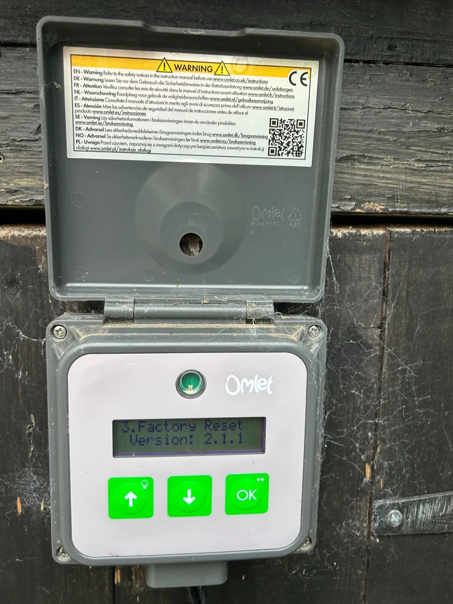 Omlet chicken shed automatic door - Image 2