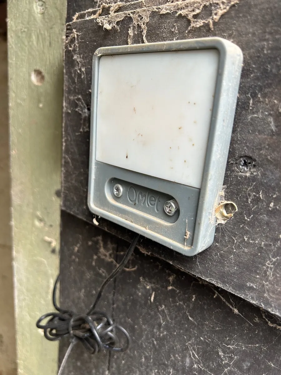 Omlet chicken shed automatic door - Image 3