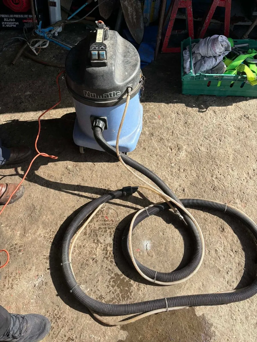 Numatic WVD570-2 industrial wet and dry vac - Image 2