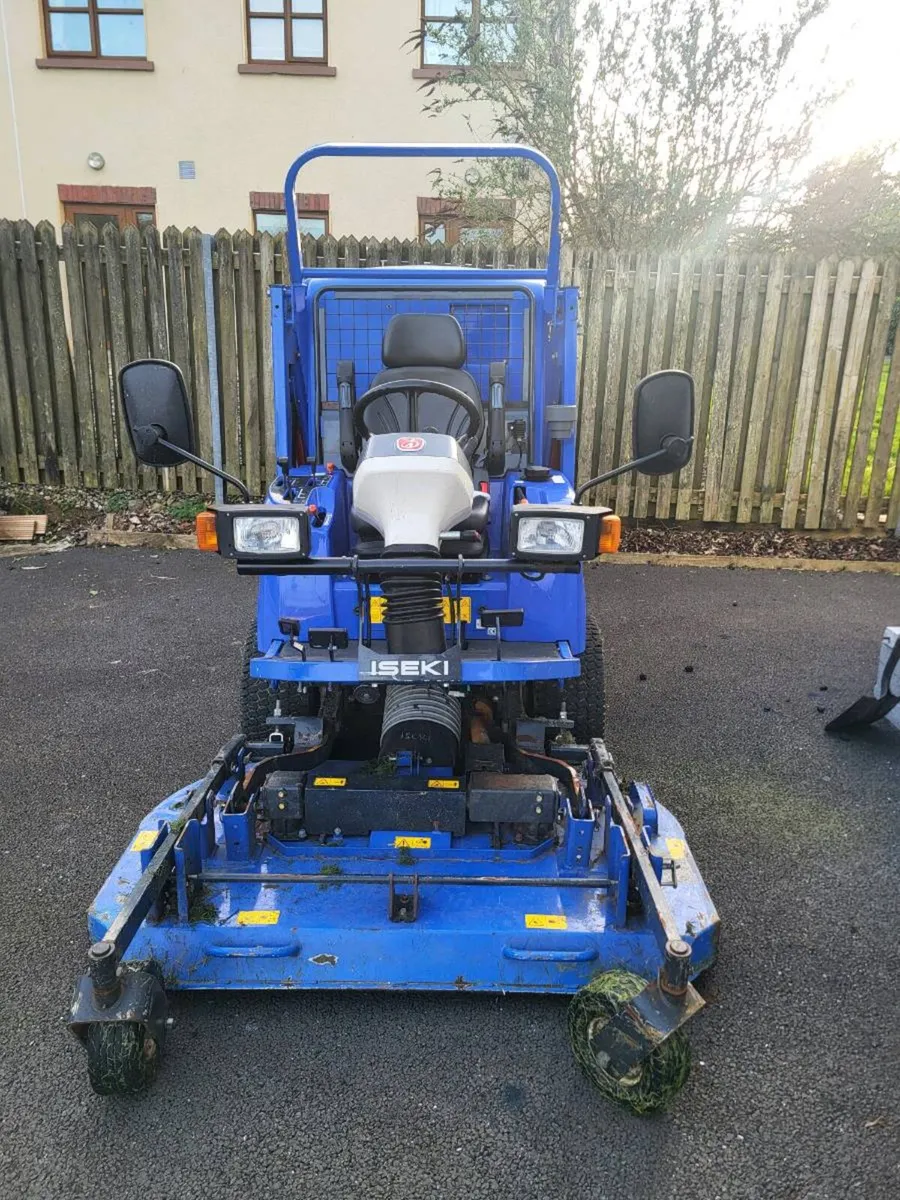 Iseki SF235 mower - Image 1