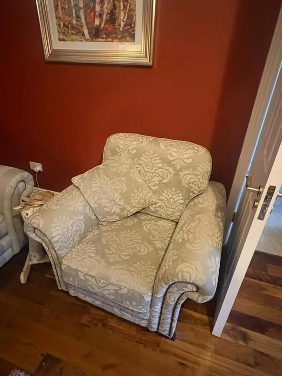 Suite of Furniture - Image 2