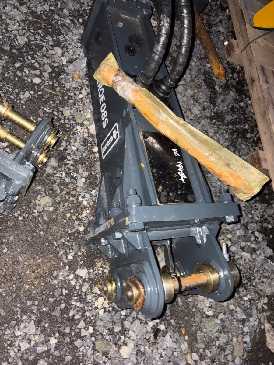 Unused Rock breakers to suit all 1t diggers - Image 3