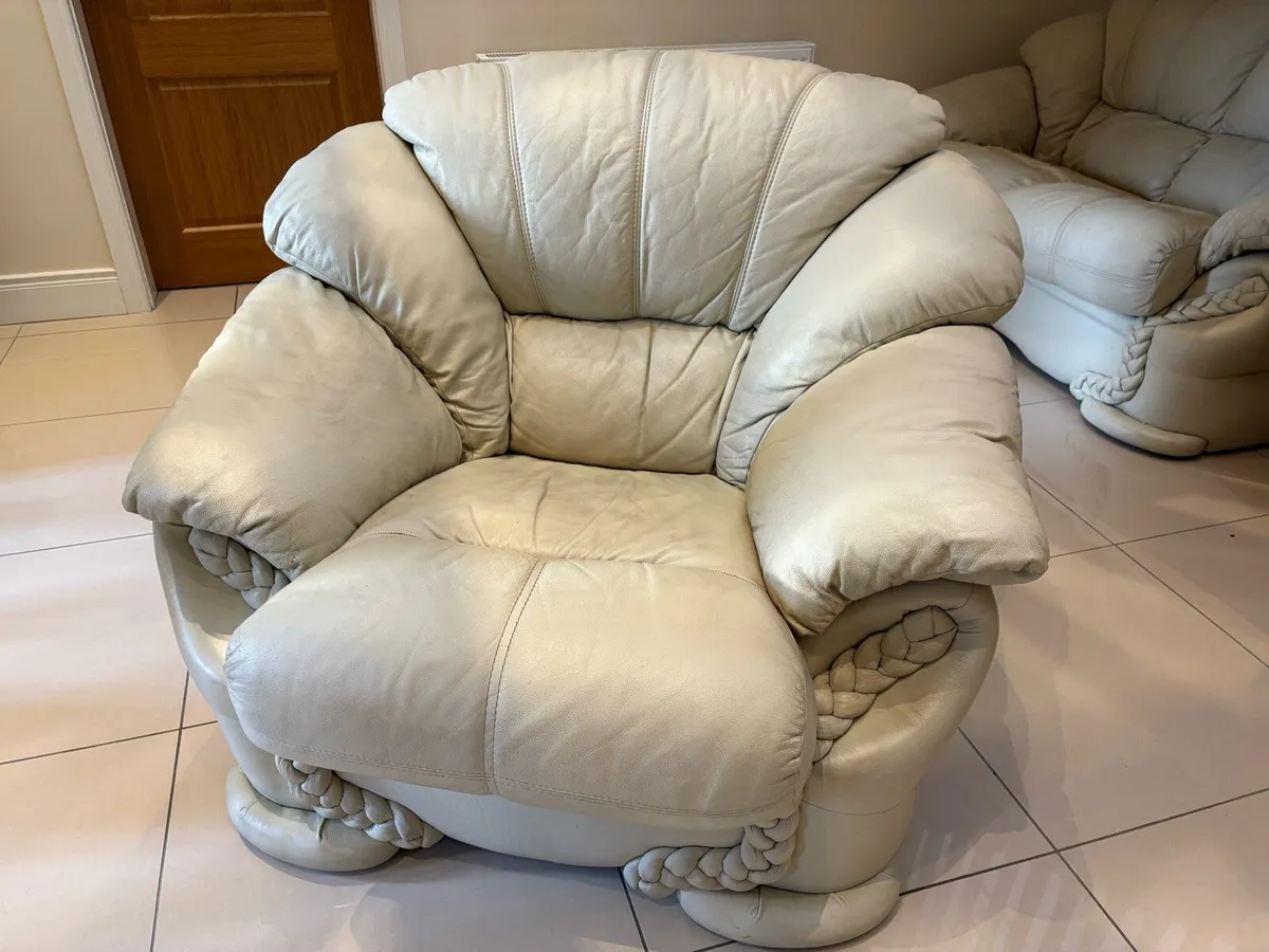 2 seater & 2 armchairs Cream Leather - Image 1