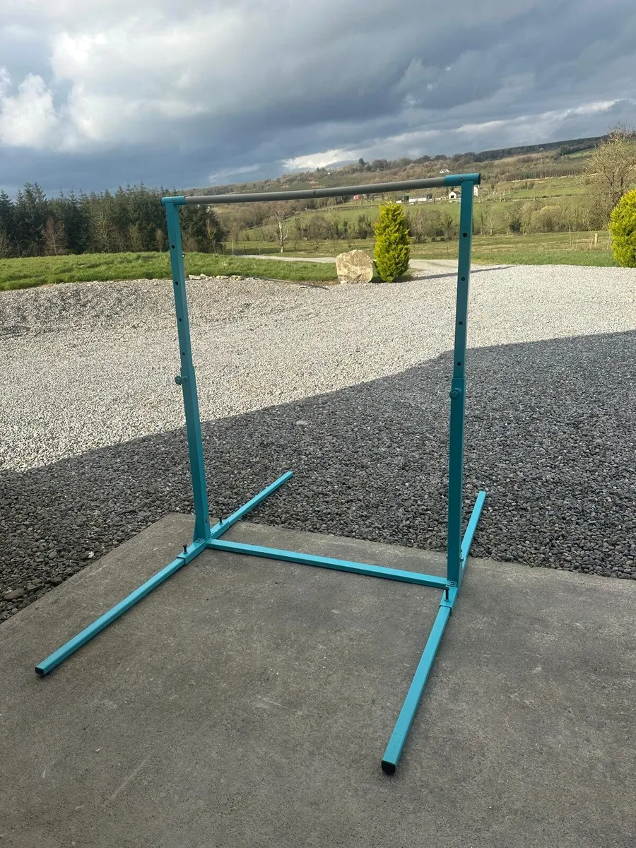 Gymnastics bars - Image 1