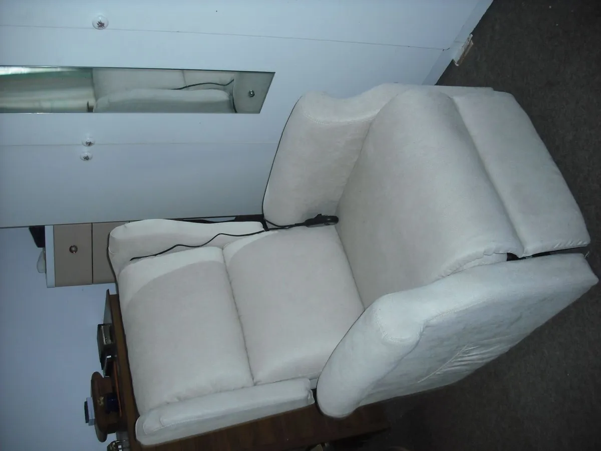Recliner  chair - Image 2