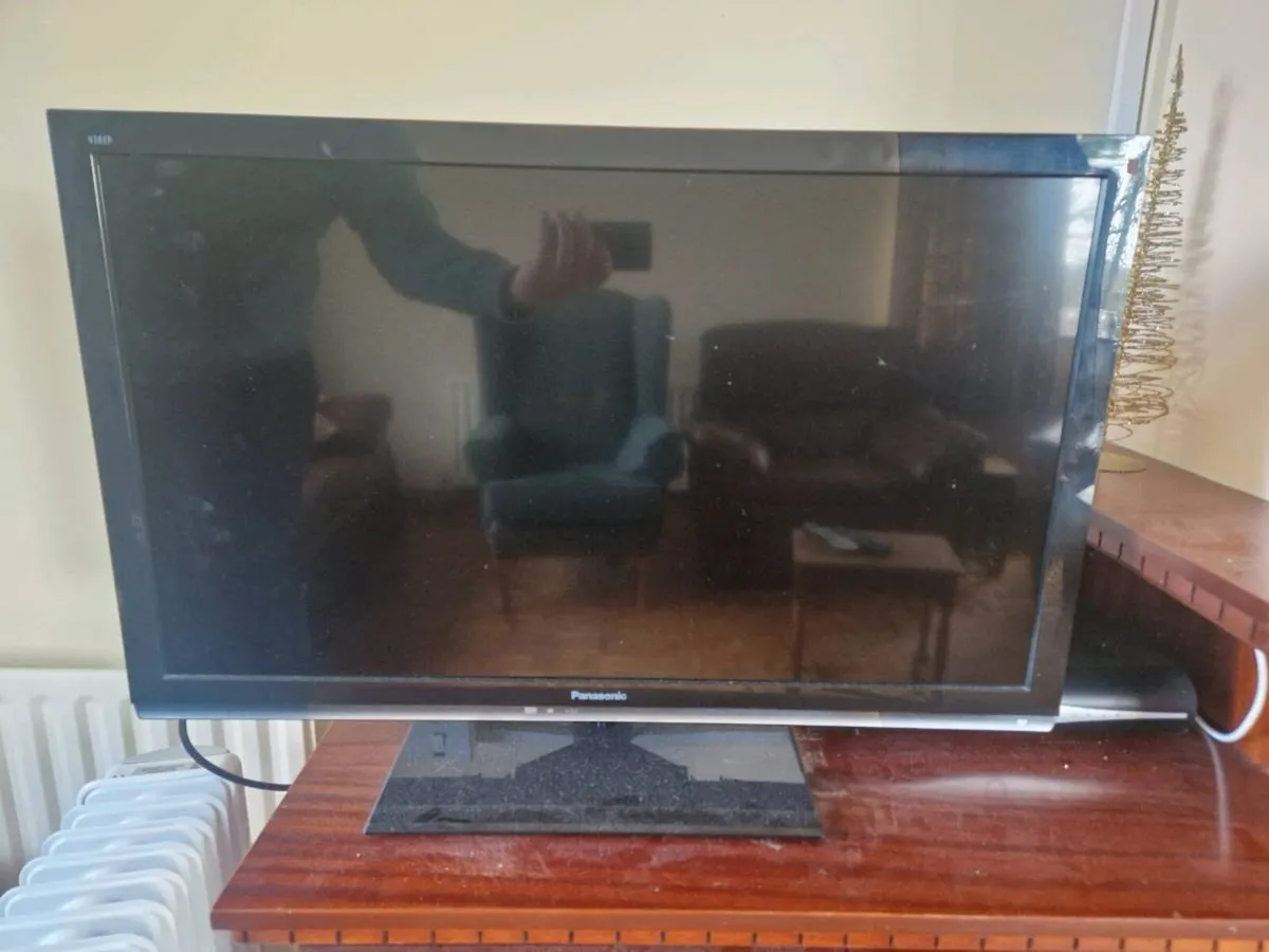 32 inch Panasonic Tv - Image 2