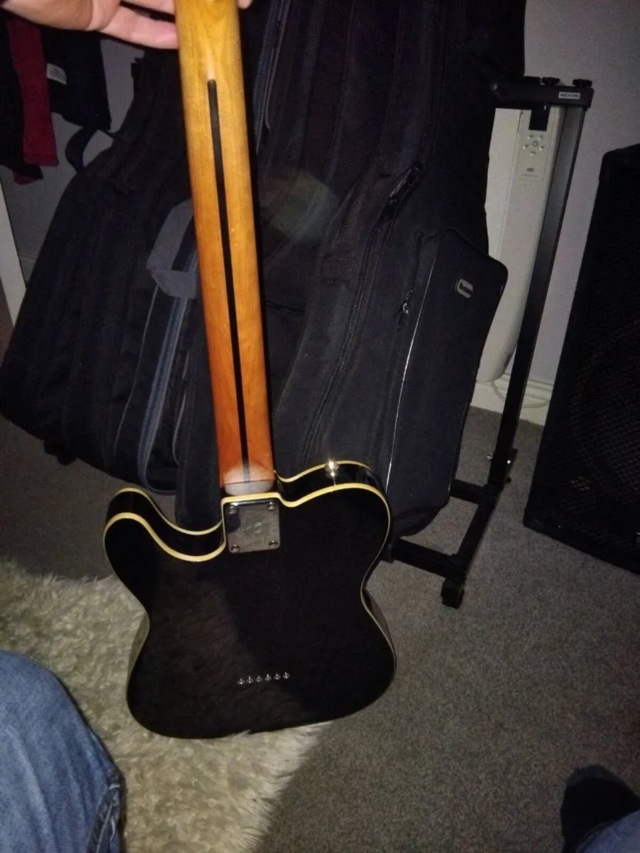 Electric guitar - Image 4