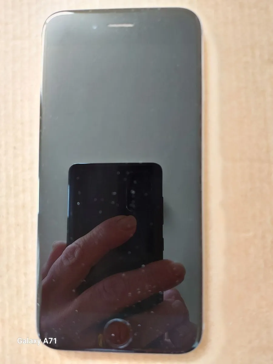 Apple iPhone 6, 16GB, in Excellent Condition - Image 3