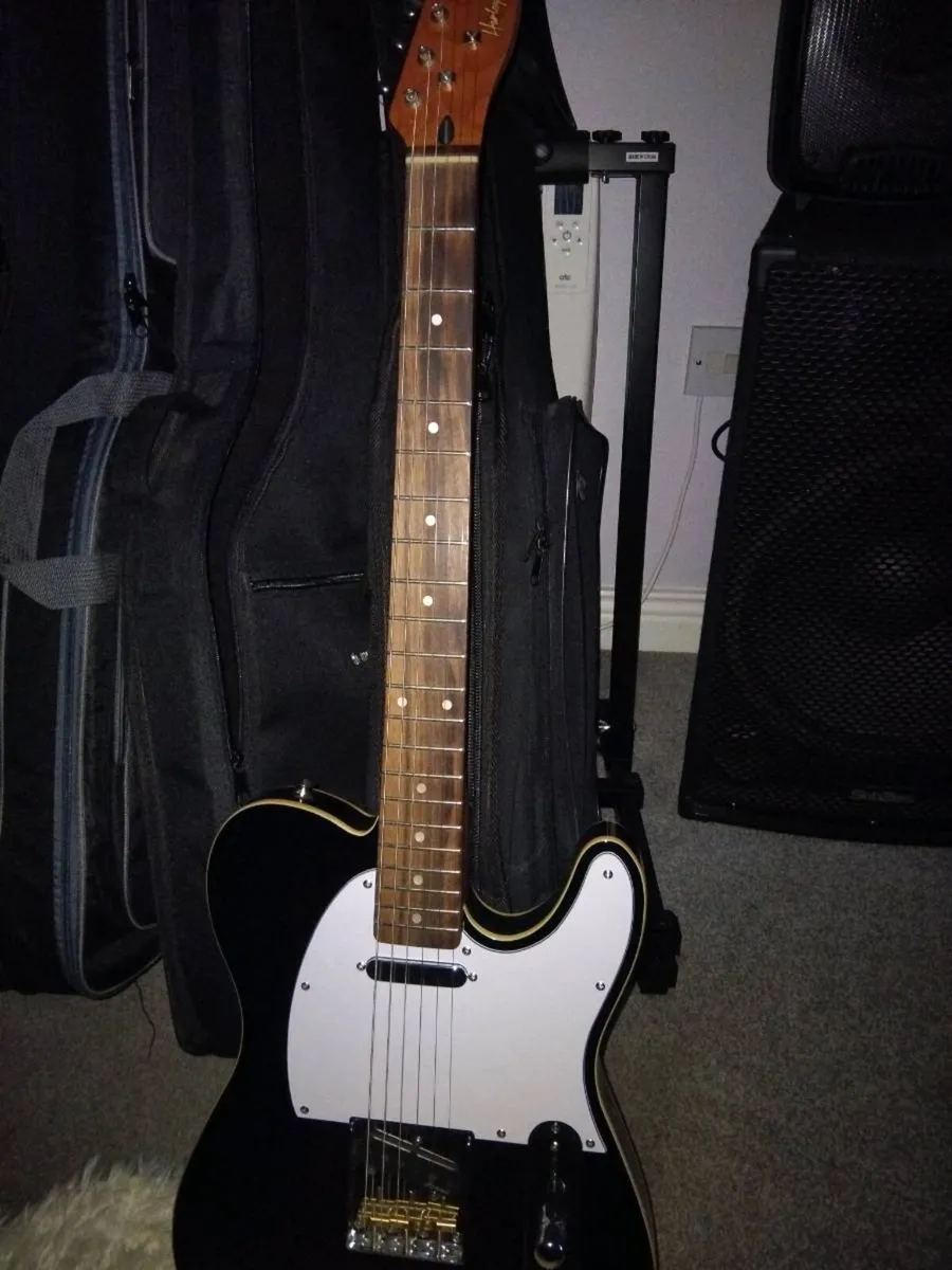Electric guitar - Image 1