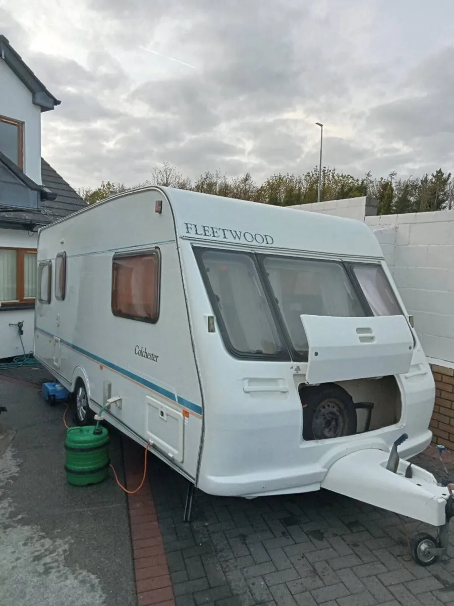 2006 5/6 berth Full size awning - Image 4