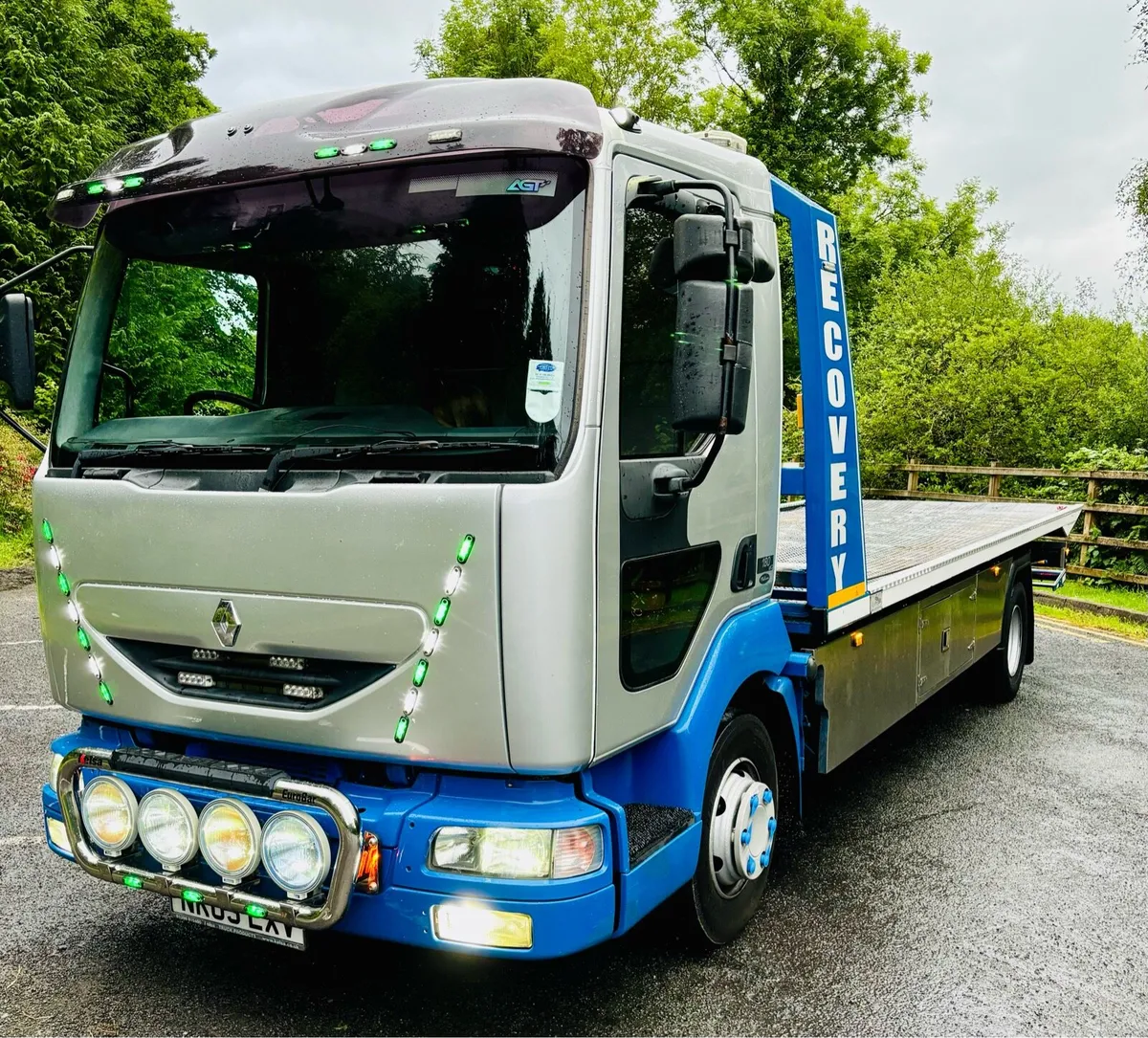 Recovery truck - Image 3