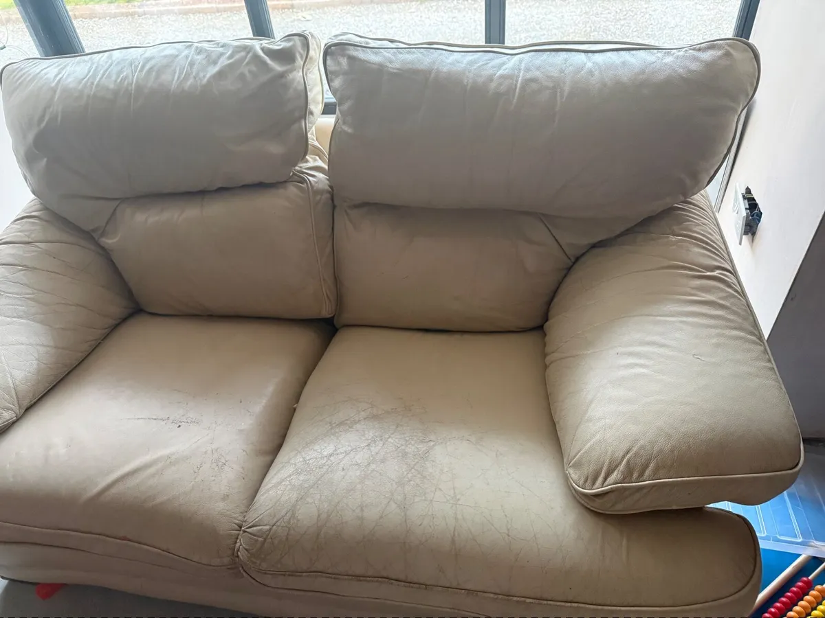 Couch - Image 2