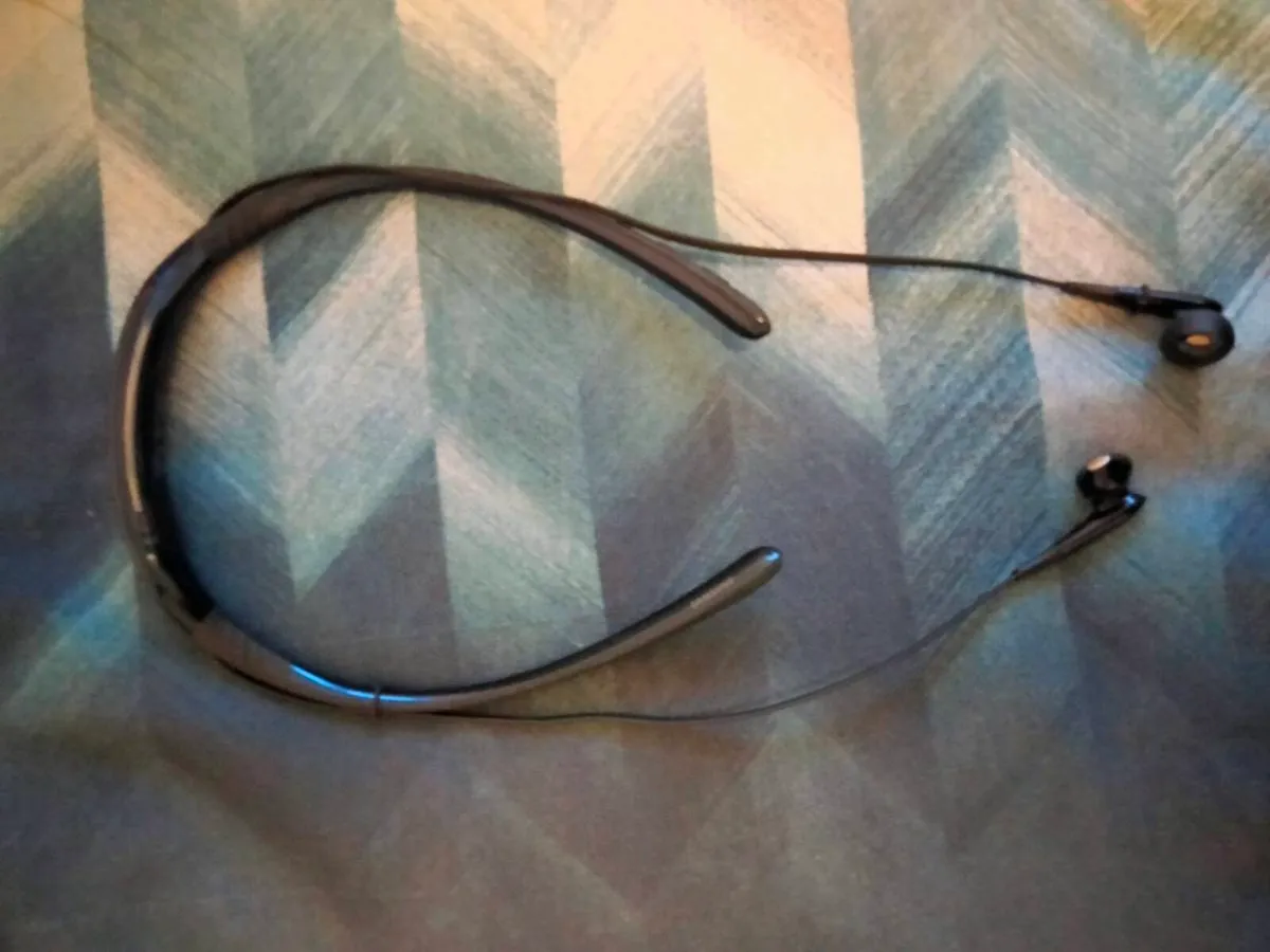 Samsung level wireless earsets