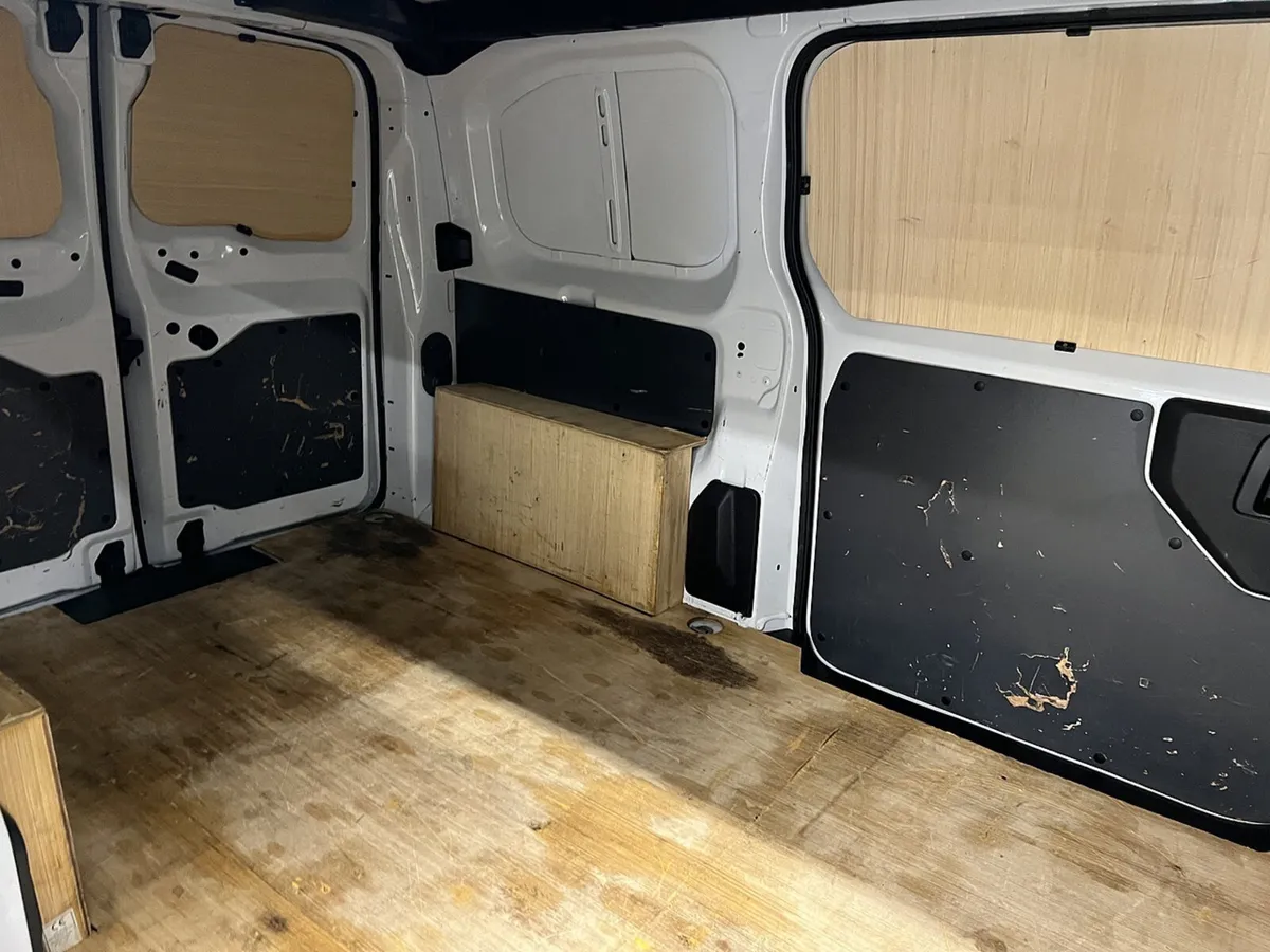 2023 Citroen Dispatch Panel Van - Image 2