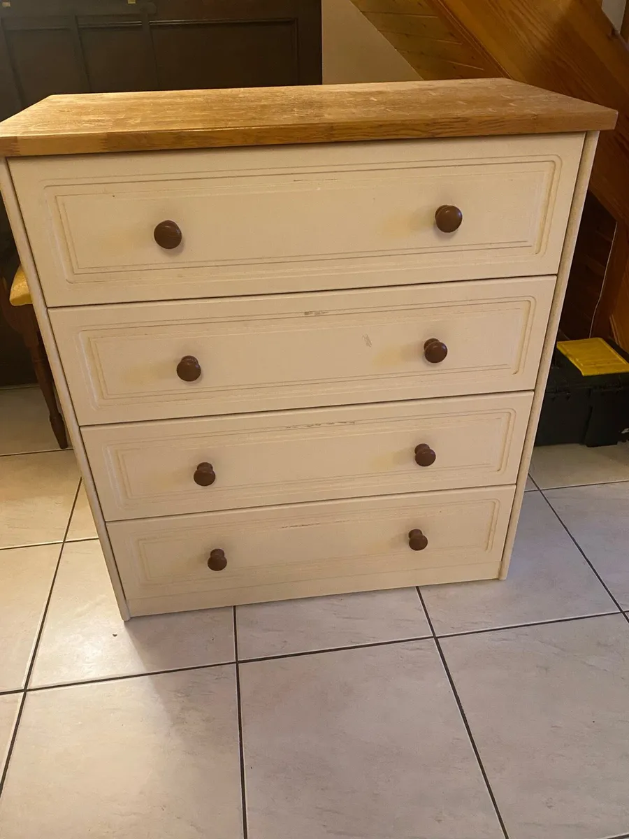 Chest of drawers - Image 1