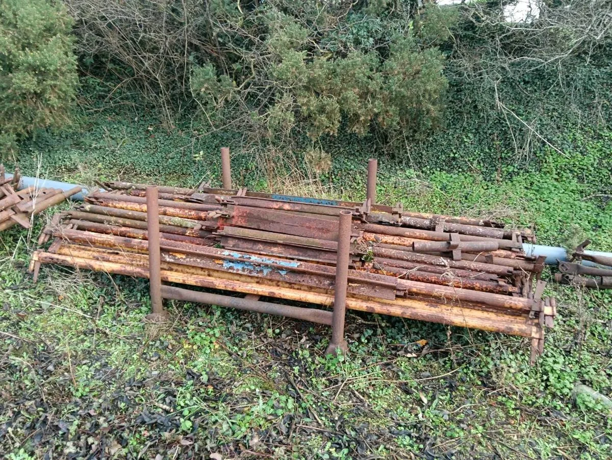 Kwik stage scaffolding - Image 2