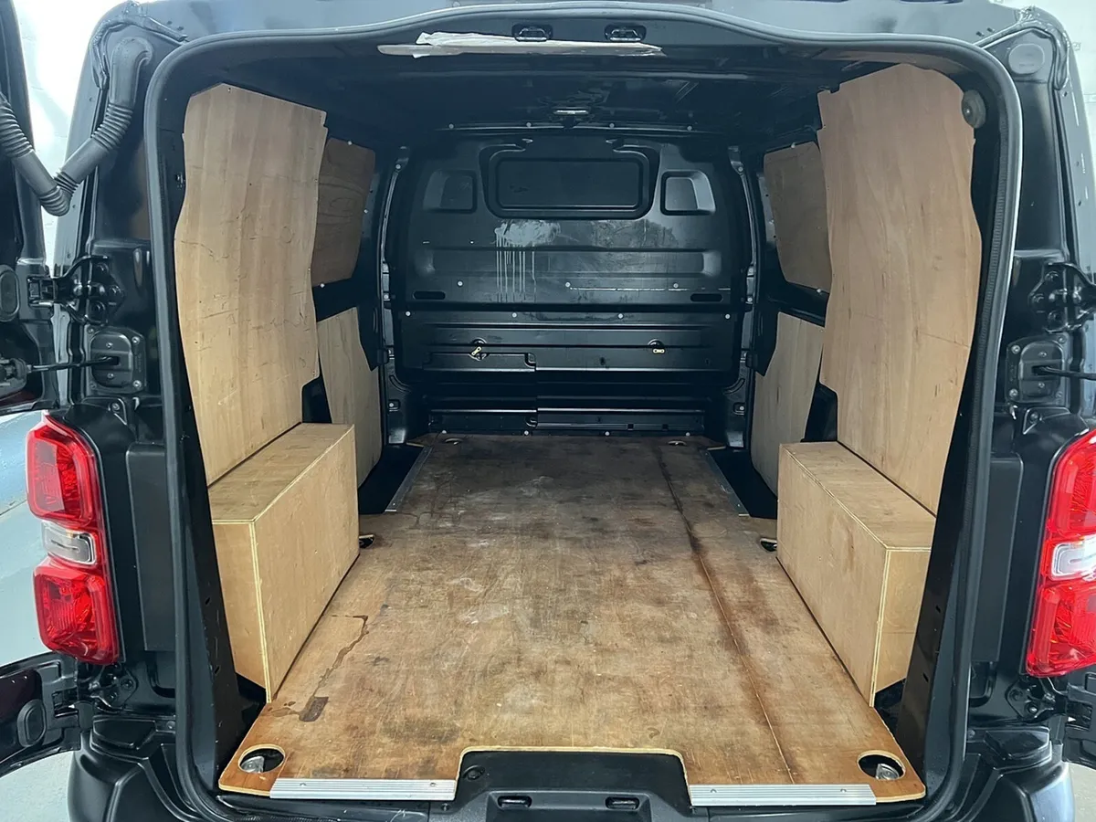 2022 Citroen Dispatch Panel Van - Image 2