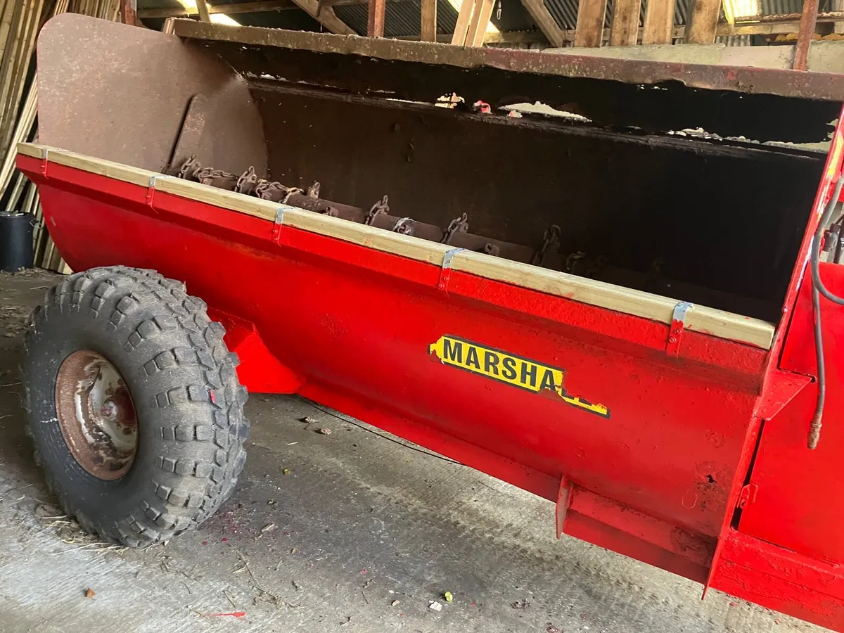 Manure spreader - Image 1