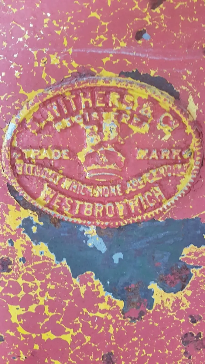 Vintage safe for sale. - Image 2