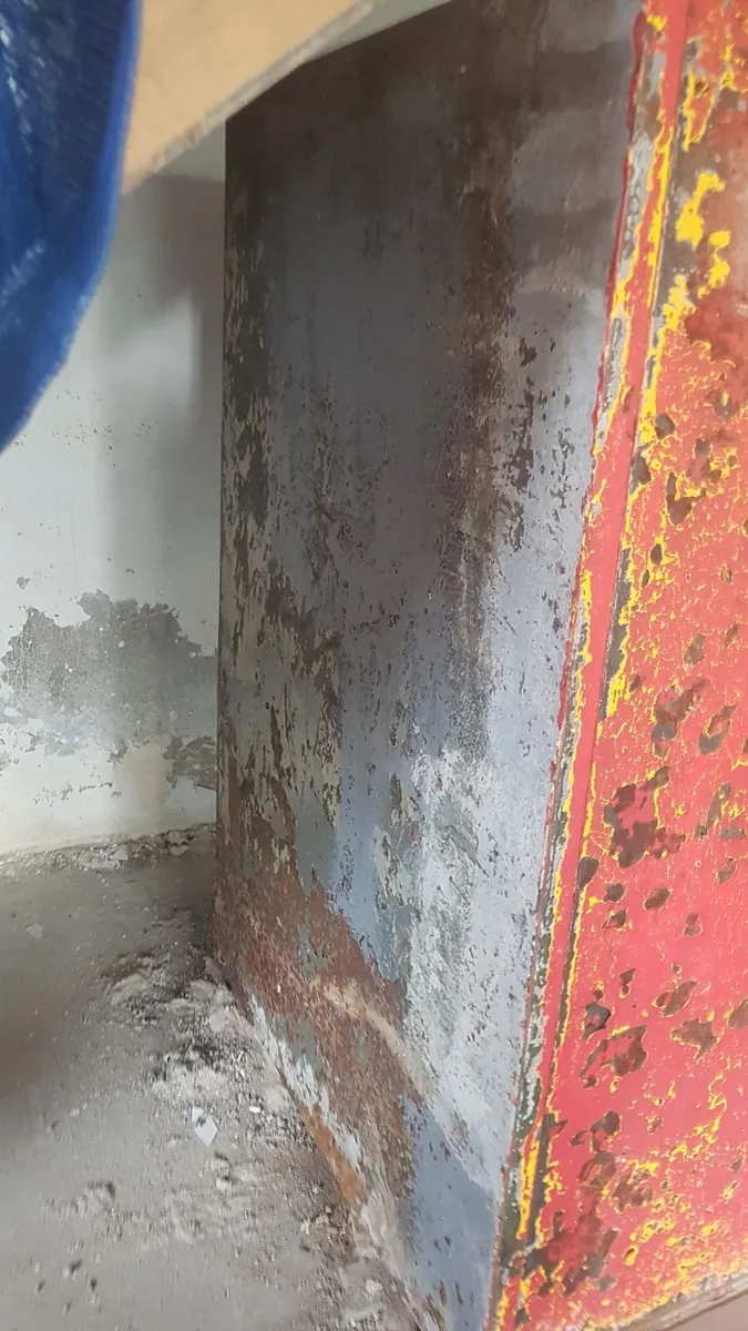 Vintage safe for sale. - Image 3