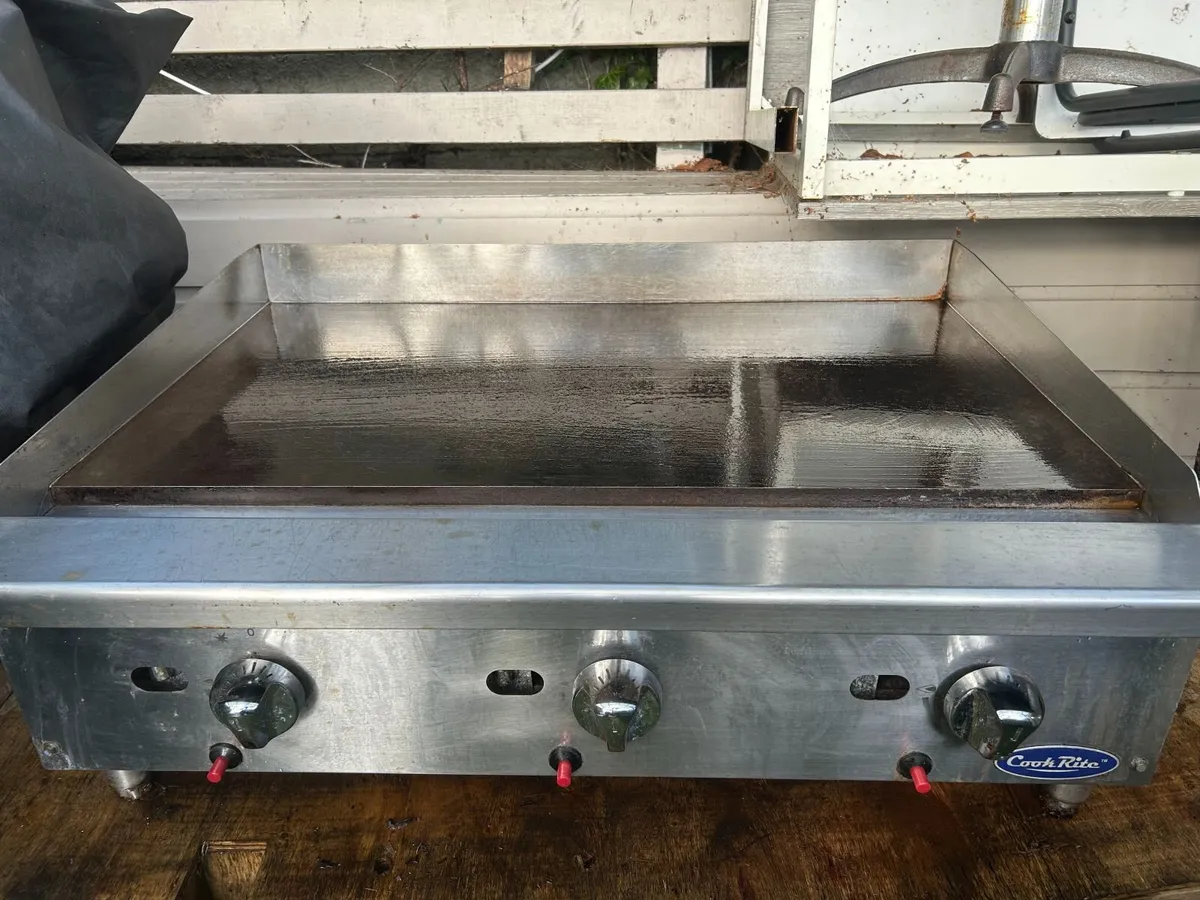 gas griddle 3 burners - Image 1